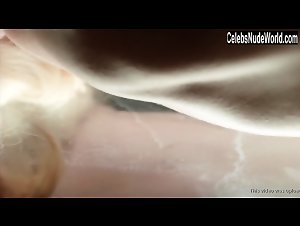 Leanne Macomber in Ejecta - Eleanour Lye (music video) (2014) 9