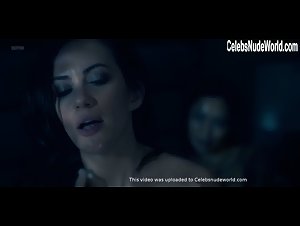 Kate Siegel in Haunting of Hill House (series) (2018) 13