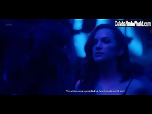 Kate Siegel in Haunting of Hill House (series) (2018) 8