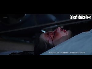 Kassandra Kanaar in 1 Buck (2017) 17