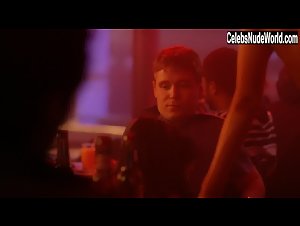 Adrienne Metz boobs , Lapdance In Entourage (series) (2004) 1