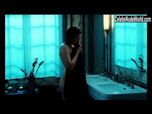 Julie Sokolowski in Hadewijch (2009) 7