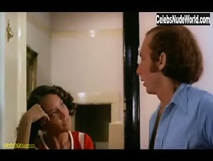 Jovita Bush in Cheerleaders (1973) 11