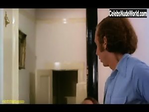 Jovita Bush in Cheerleaders (1973) 15