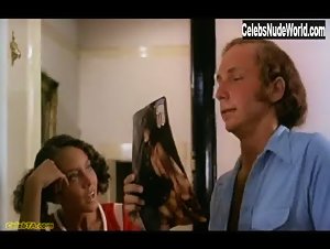Jovita Bush in Cheerleaders (1973) 8