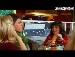 Jo Johnston Kissing , Explicit in Swinging Cheerleaders (1974) 6