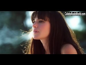 Jillian Leigh in City Baby (2013) 14