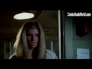 Jennifer Warren in Night Moves (1975) 1