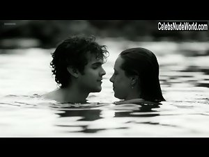 Julia Bernat in Felizes Para Sempre (series) (2015) 15