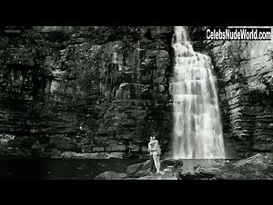 Julia Bernat in Felizes Para Sempre (series) (2015) 7