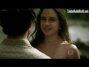 Julia Bernat Outdoor , Bikini in Felizes Para Sempre (series) (2015) 10