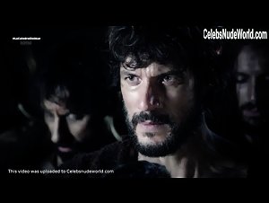 Julia Carnero in La catedral del mar (series) (2018) 15