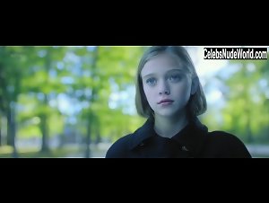 Jenna Kramer in In Search of Fellini (2017) 7