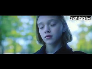 Jenna Kramer in In Search of Fellini (2017) 8