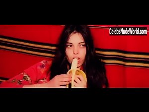 Alice Arno in Les nuits brulantes de Linda (1975) 13