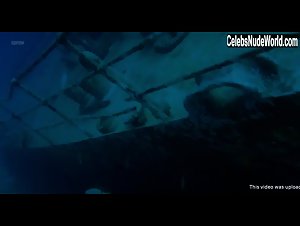 Jan Eisner Mannon in Piranha II: The Spawning (1981) 7