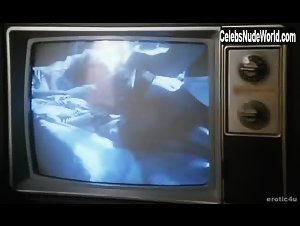 Julianne J. Mantia in Human Desires (1997) 3