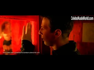Isis Peyrade in Le fabuleux destin d'Amelie Poulain (2001) 18