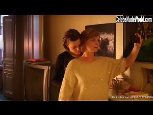 Anna Sigalevitch Lesbian , Explicit in Que le diable nous emporte (2018) 1