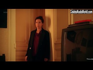 Anna Sigalevitch Lesbian , Explicit in Que le diable nous emporte (2018) 7