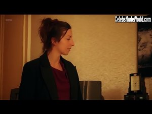 Anna Sigalevitch Lesbian , Explicit in Que le diable nous emporte (2018) 8