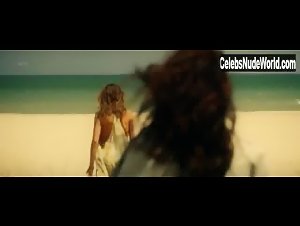 Irene Arcos Beach , Sensual in El embarcadero (series) (2019) 1