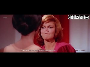 Ines Pellegrini in Gatti rossi in un labirinto di vetro (1975) 6