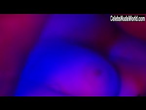 Genevieve DeGraves Threesome , boobs in Slasher (series) (2016) 6