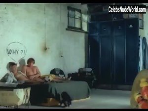 Abigail Clayton boobs , Hairy Pussy in Ciao maschio (1978) 19