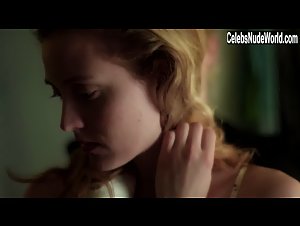 Evelyne Brochu in L'appartement (short) (2012) 18