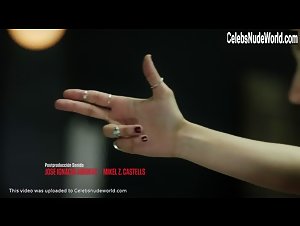 Clara Alvarado in La Casa de Papel (series) (2017) 10