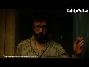Clara Alvarado in La Casa de Papel (series) (2017) 6