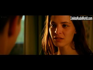 Esther Comar in House of Time (2015) 18
