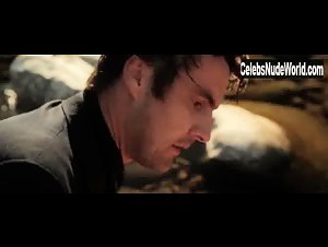 Erika Sainte in La porte des nuages (2012) 17