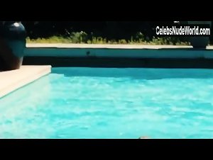 Elise Lhomeau in Le noir (te) vous va si bien (2012) 16