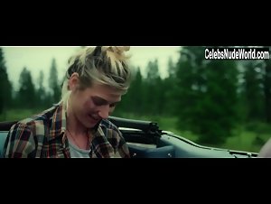 Grace Glowicki in Suck It Up (2017) 18