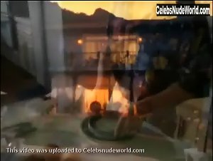 Passion Cove S01E13 - Watching Linda 10