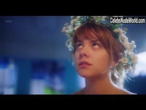 Dasha Nekrasova in Wobble Palace (2018) 5