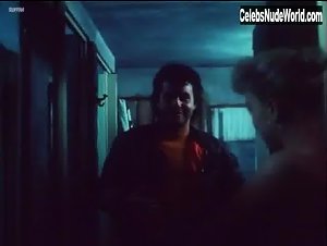 Cynthia Thompson in Camping del terrore (1986) 12