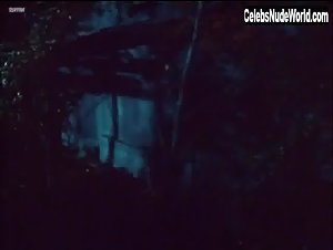 Cynthia Thompson in Camping del terrore (1986) 14