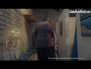 Cumelen Sanz Lingerie , boobs in El Marginal (series) (2016) 5