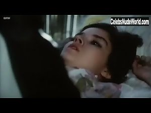 Cristina Marsillach in La gabbia (1985) 10