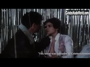 Cristina Marsillach in La gabbia (1985) 8