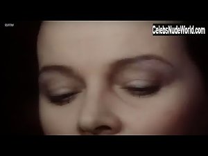 Cristina Marsillach Lingerie , Sensual in La gabbia (1985) 3