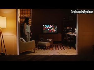 Cristina Flores in O Mecanismo (series) (2018) 1