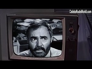 Clarissa Kaye-Mason in Age of Consent (1969) 11