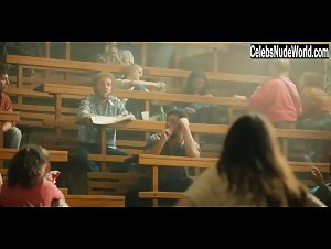 Claire Chust in Damien veut changer le monde (2019) 12