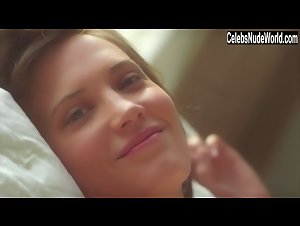 Drake Burnette in 1009 (short) (2013) 4