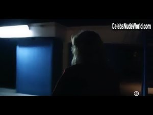 Elena Radonicich in La porta rossa (series) (2017) 2