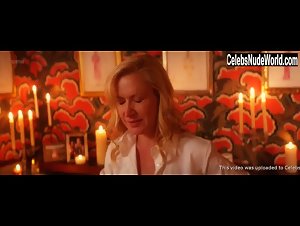 Angela Kinsey in Half Magic (2018) 9